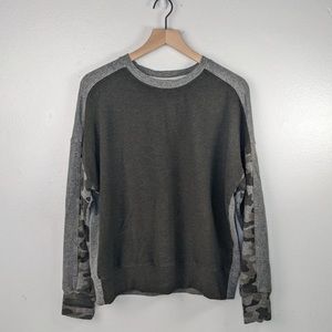 Sundry dark green and grey camo